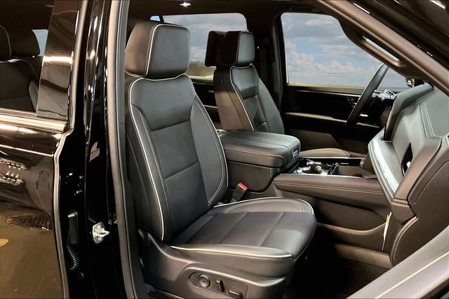 New 2026 Chevrolet Suburban Premier image 11