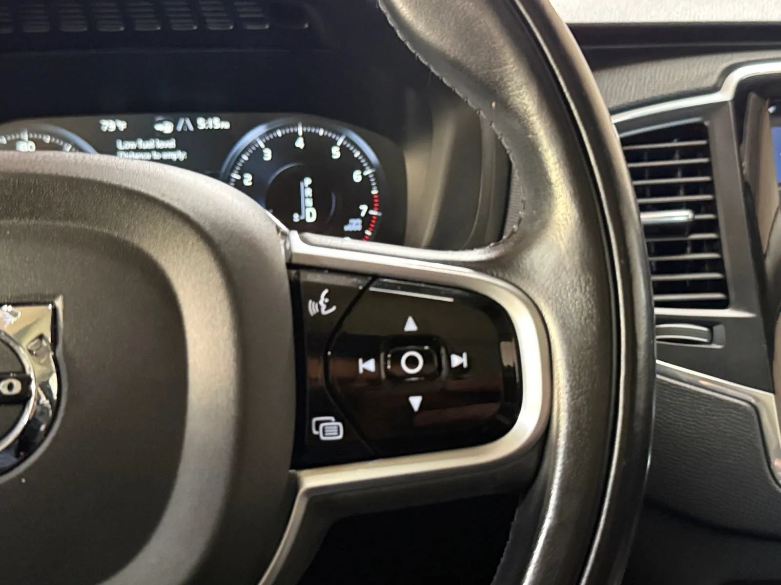Used 2019 Volvo XC90 T6 Momentum w/ Advanced Package AWD/4WD image 26