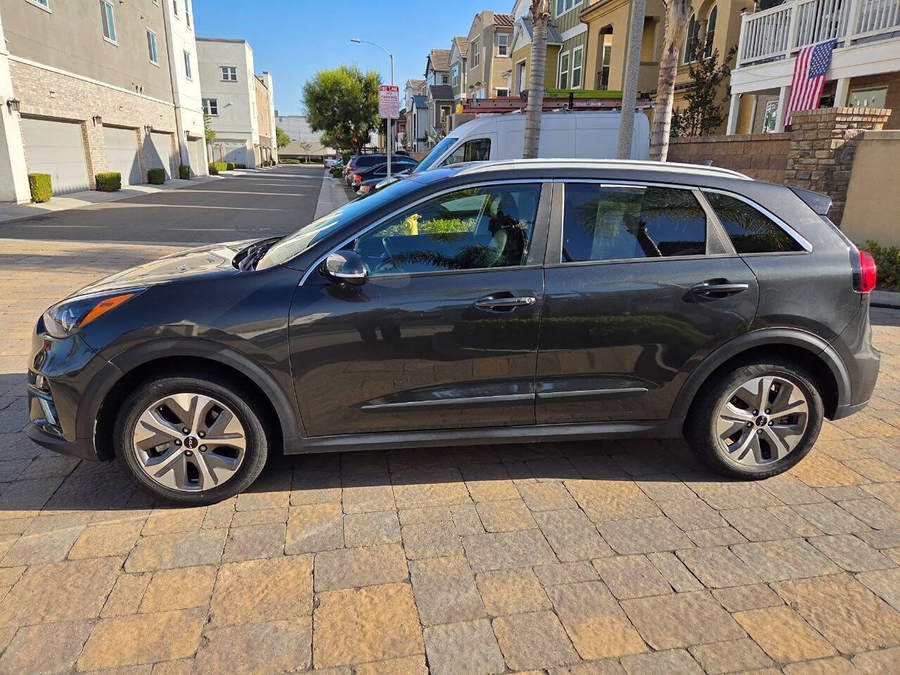 Used 2022 Kia Niro EX Premium FWD image 14