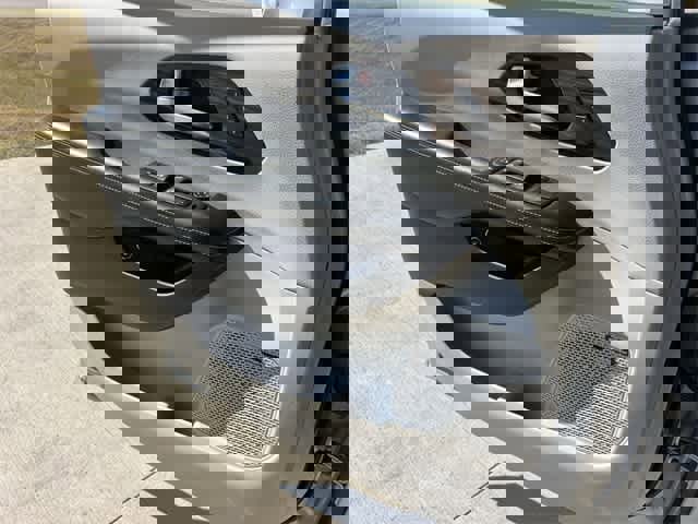 Used 2021 Chrysler Pacifica Limited w/ Uconnect Theater Family Group image 30