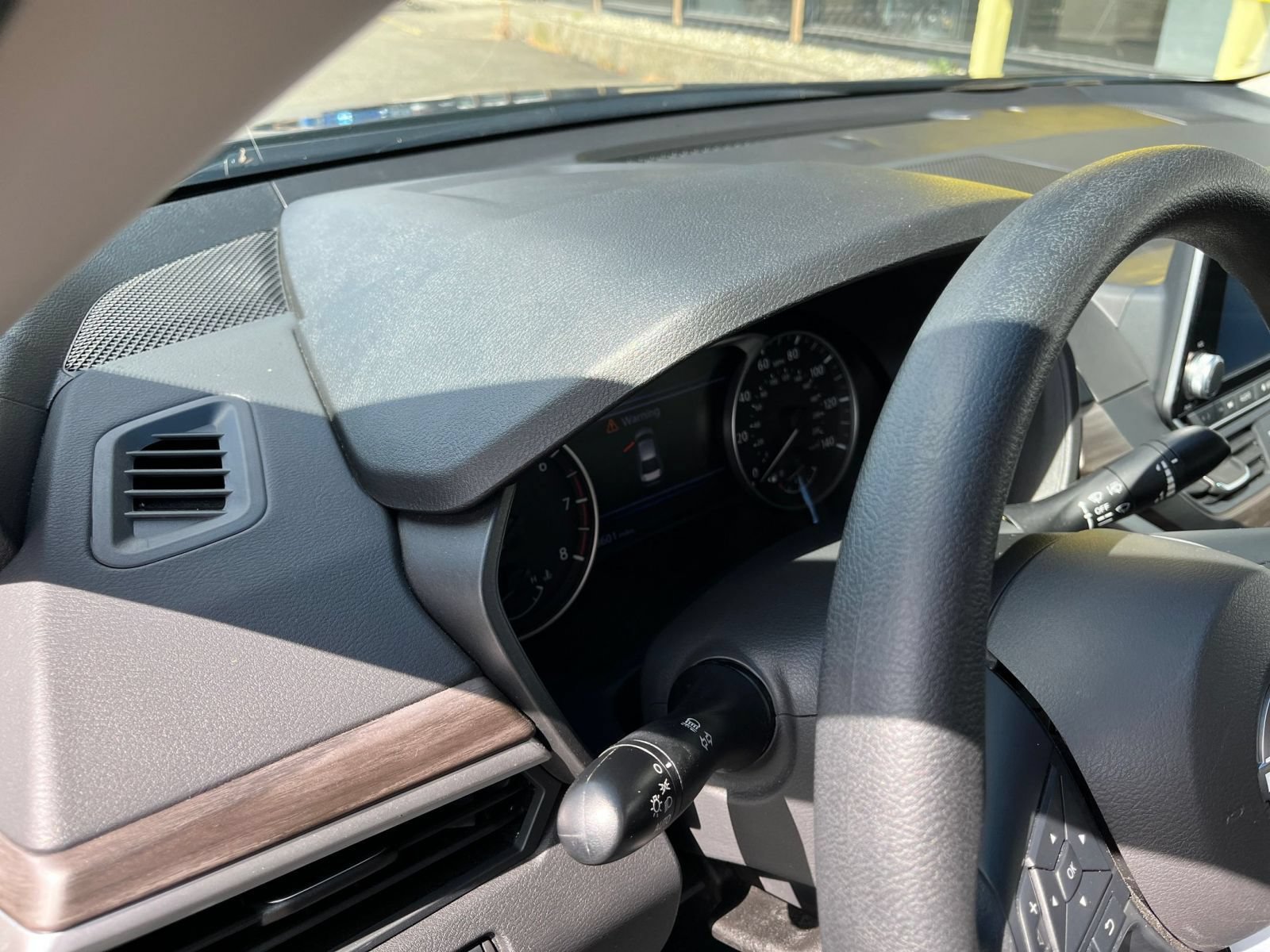 Used 2025 Nissan Altima 2.5 SV FWD image 30