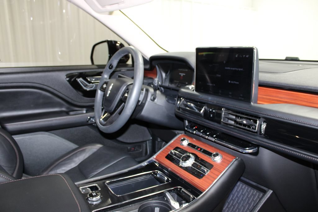 Used 2024 Lincoln Aviator Reserve w/ Equipment Group 201A RWD image 35