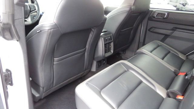 Used 2025 Ford Bronco Outer Banks image 6