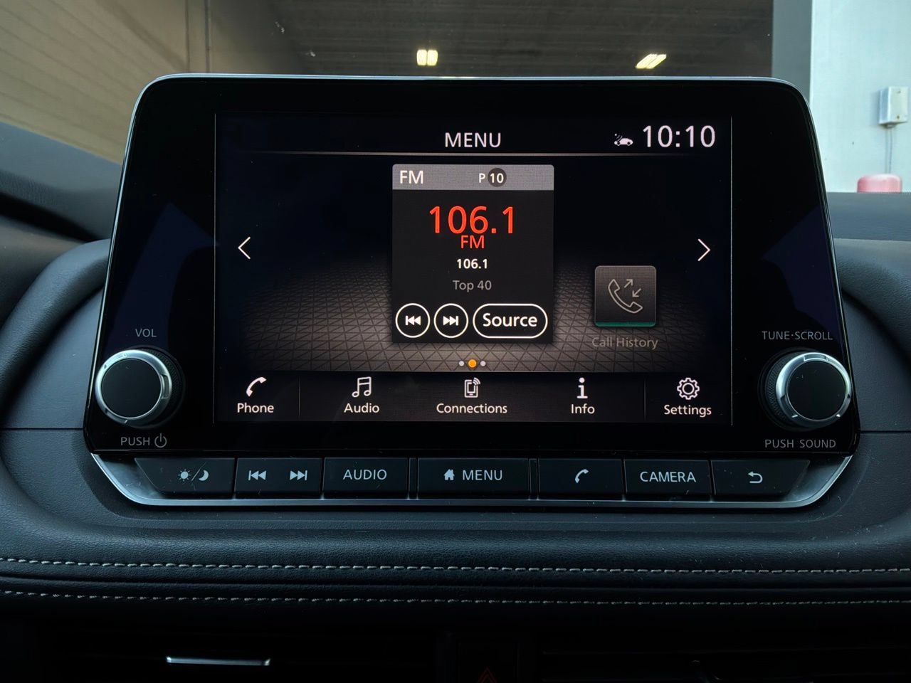Used 2025 Nissan Rogue SV FWD image 29