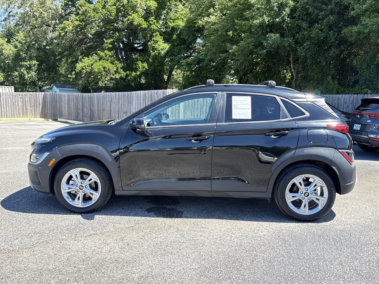 Used 2022 Hyundai Kona SEL FWD image 2