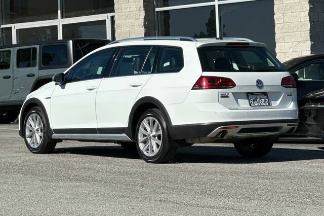 Used 2017 Volkswagen Golf Alltrack SE AWD/4WD image 6