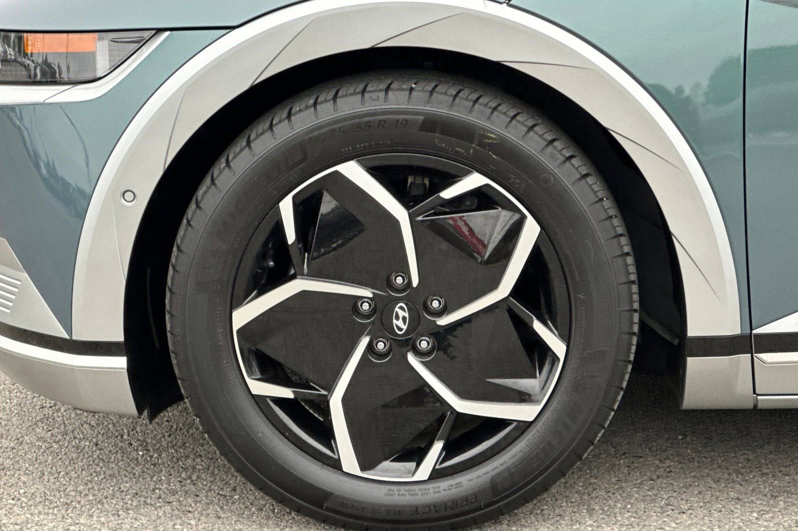 Certified 2024 Hyundai Ioniq 5 Limited RWD image 32