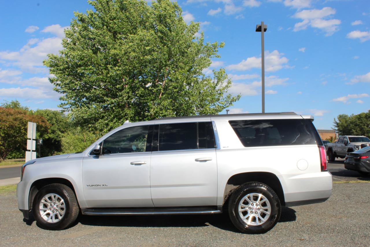 Used 2017 GMC Yukon XL SLT w/ Open Road Package AWD/4WD image 3