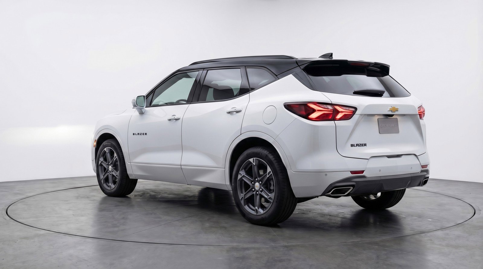 Used 2025 Chevrolet Blazer LT FWD image 6