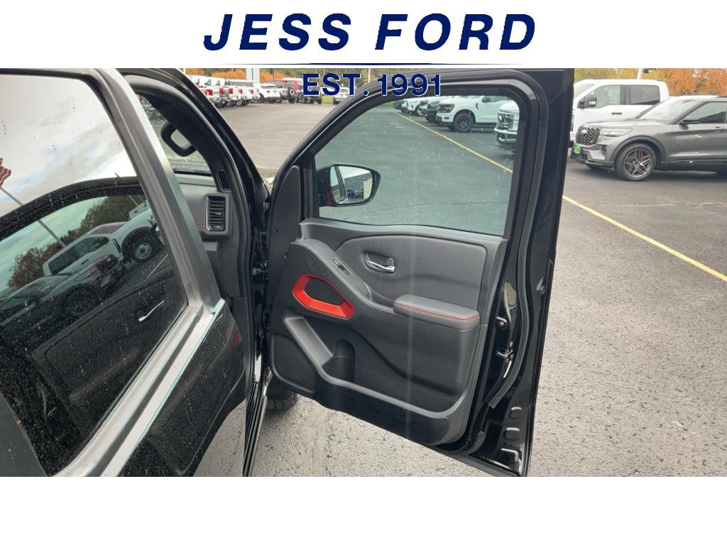 Used 2022 Nissan Frontier PRO-4X w/ Off-Road Protection Package image 9