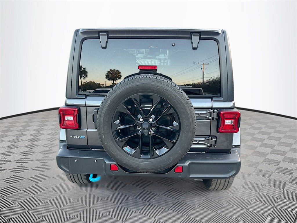 Used 2022 Jeep Wrangler Unlimited Sahara w/ Safety Group image 7