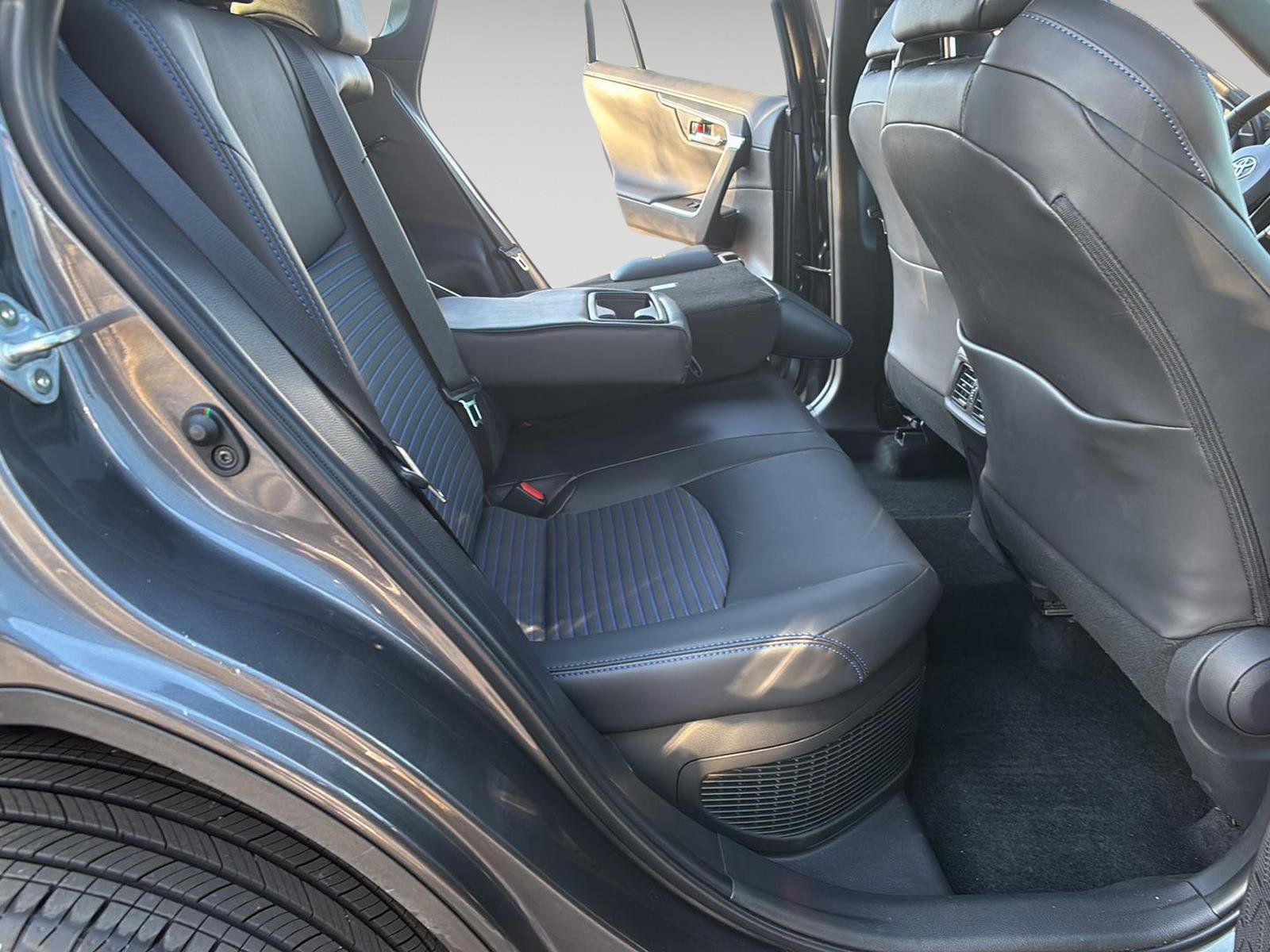 Used 2025 Toyota RAV4 XSE w/ Advanced Technology Package image 7