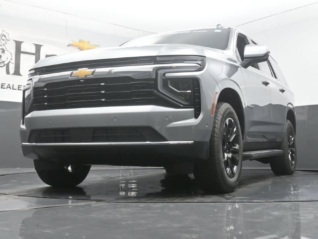 Used 2025 Chevrolet Tahoe LS AWD/4WD image 4