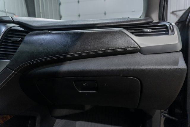 Used 2020 Chevrolet Suburban Premier image 15