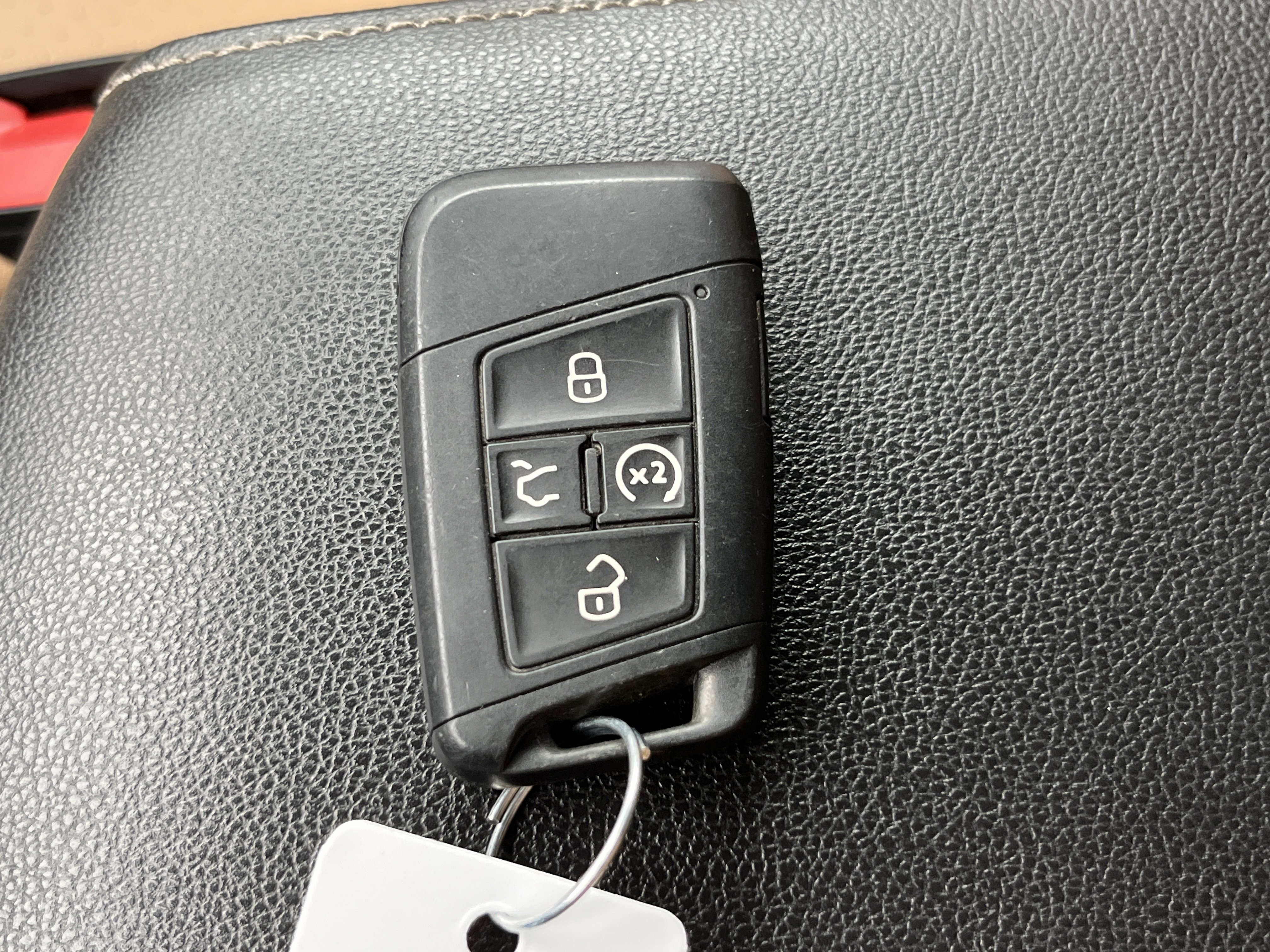 Used 2022 Volkswagen Tiguan SE AWD/4WD image 35