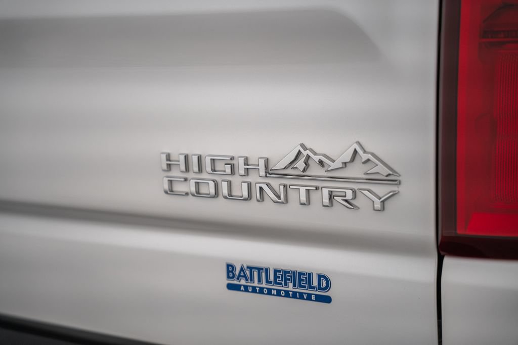Used 2025 Chevrolet Silverado 1500 High Country AWD/4WD image 9