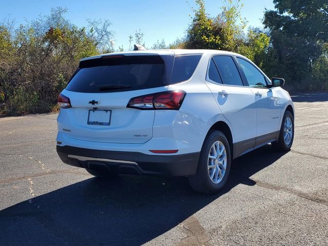 Used 2022 Chevrolet Equinox LT w/ Driver Convenience Package image 4
