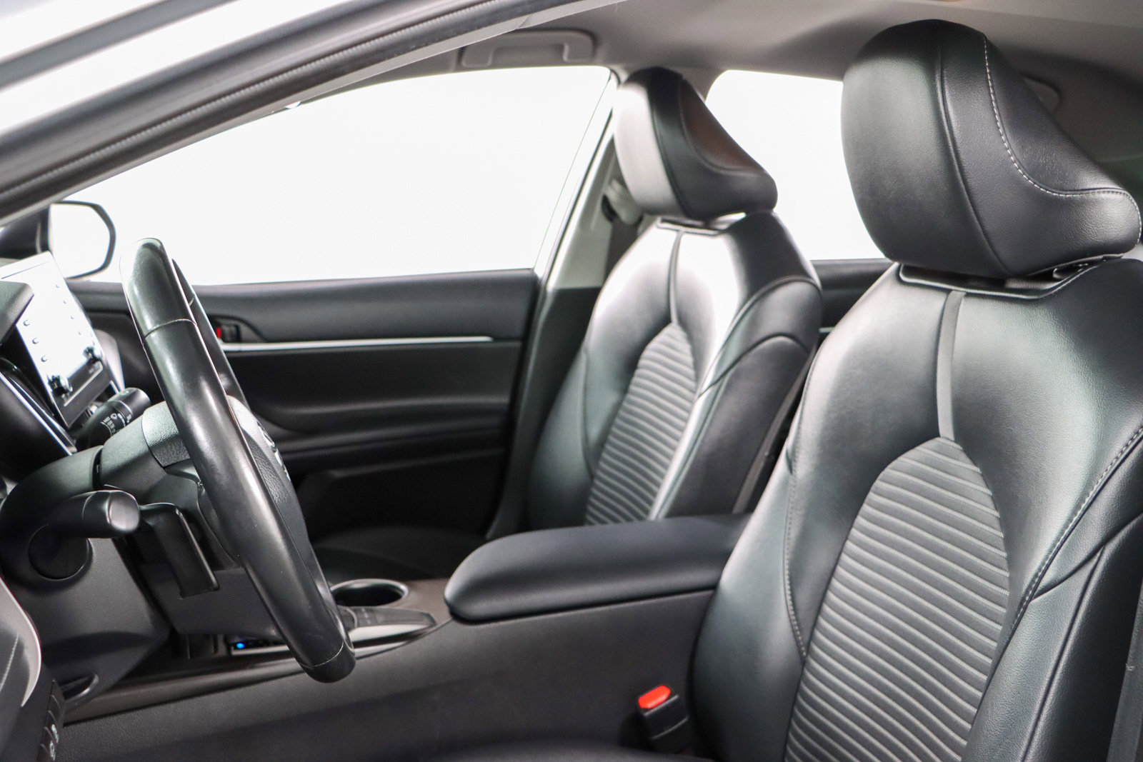 Used 2024 Toyota Camry SE image 23