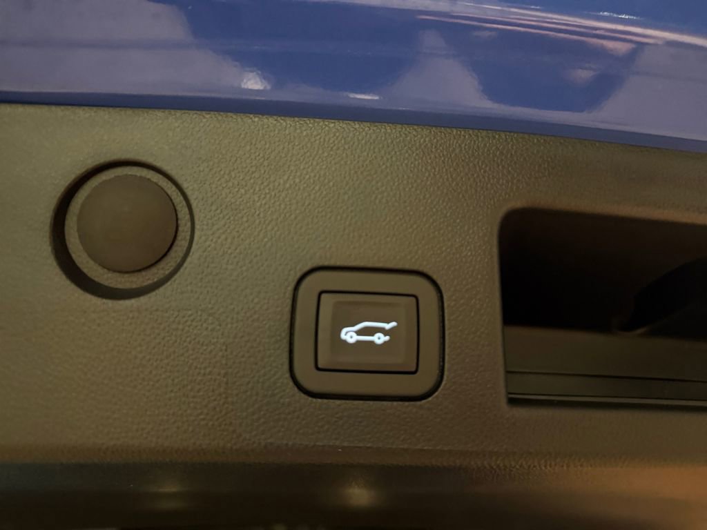 Used 2026 GMC Terrain Elevation w/ Elevation Premium Package image 11