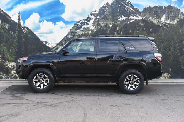 Certified 2024 Toyota 4Runner TRD Off-Road AWD/4WD image 7