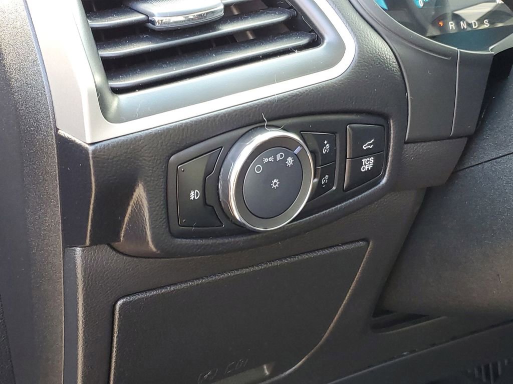 Used 2024 Ford Edge SEL w/ Convenience Package image 9