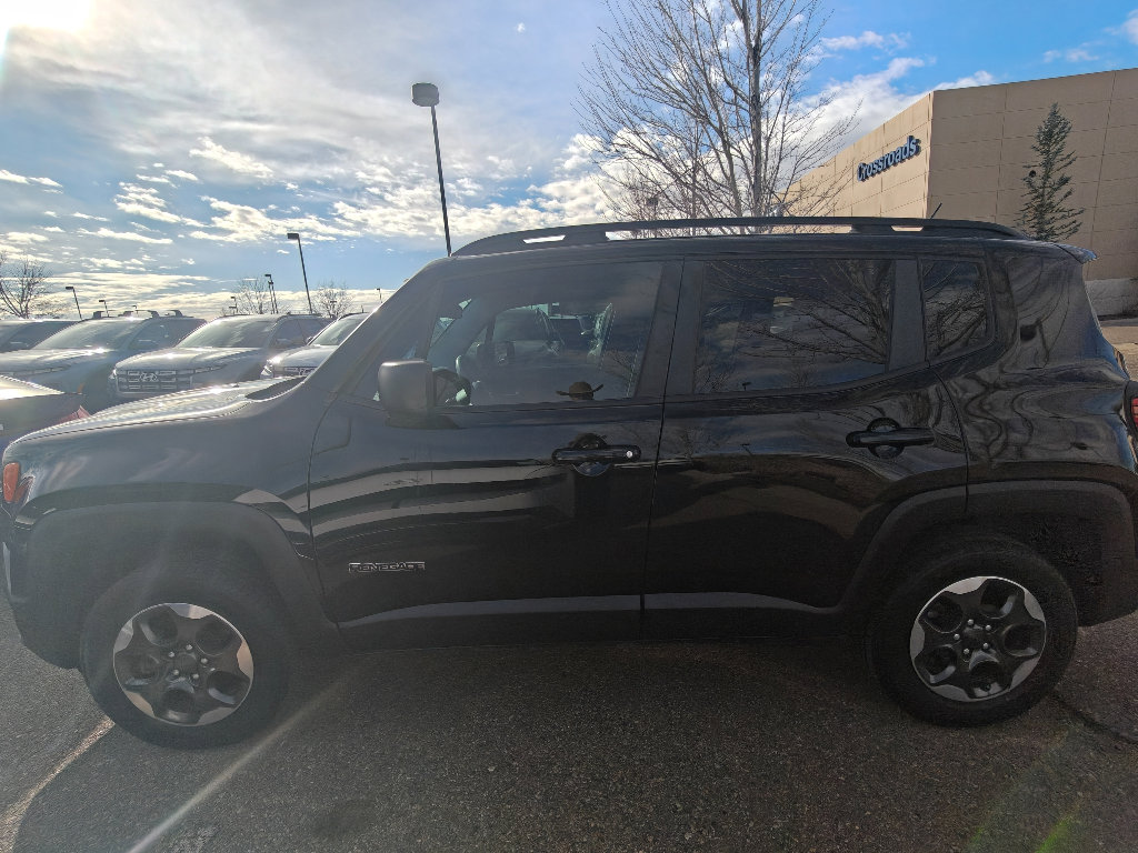 Used 2017 Jeep Renegade Sport w/ Power & Air Group image 8