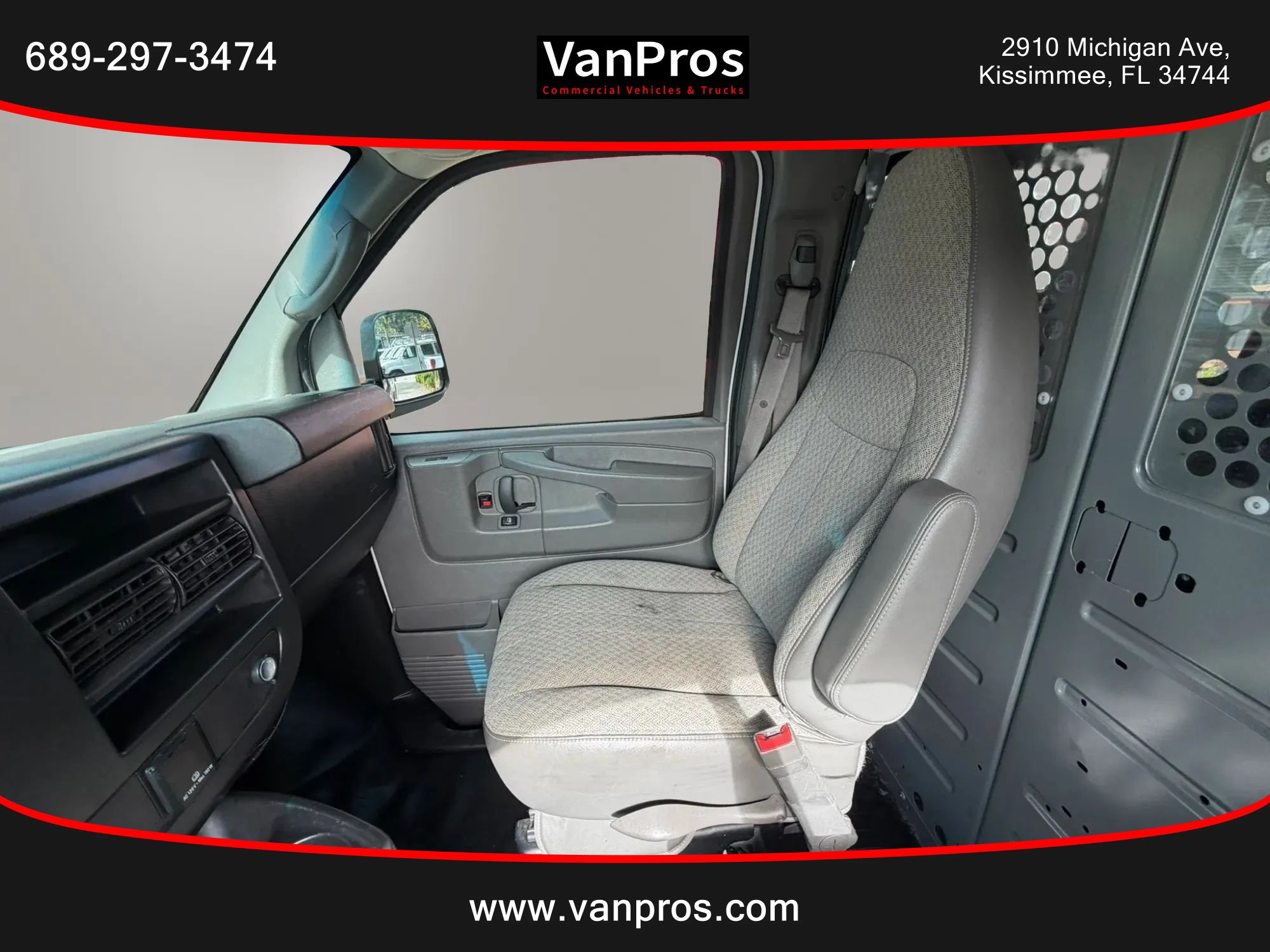 Used 2015 Chevrolet Express 3500 Extended RWD image 11