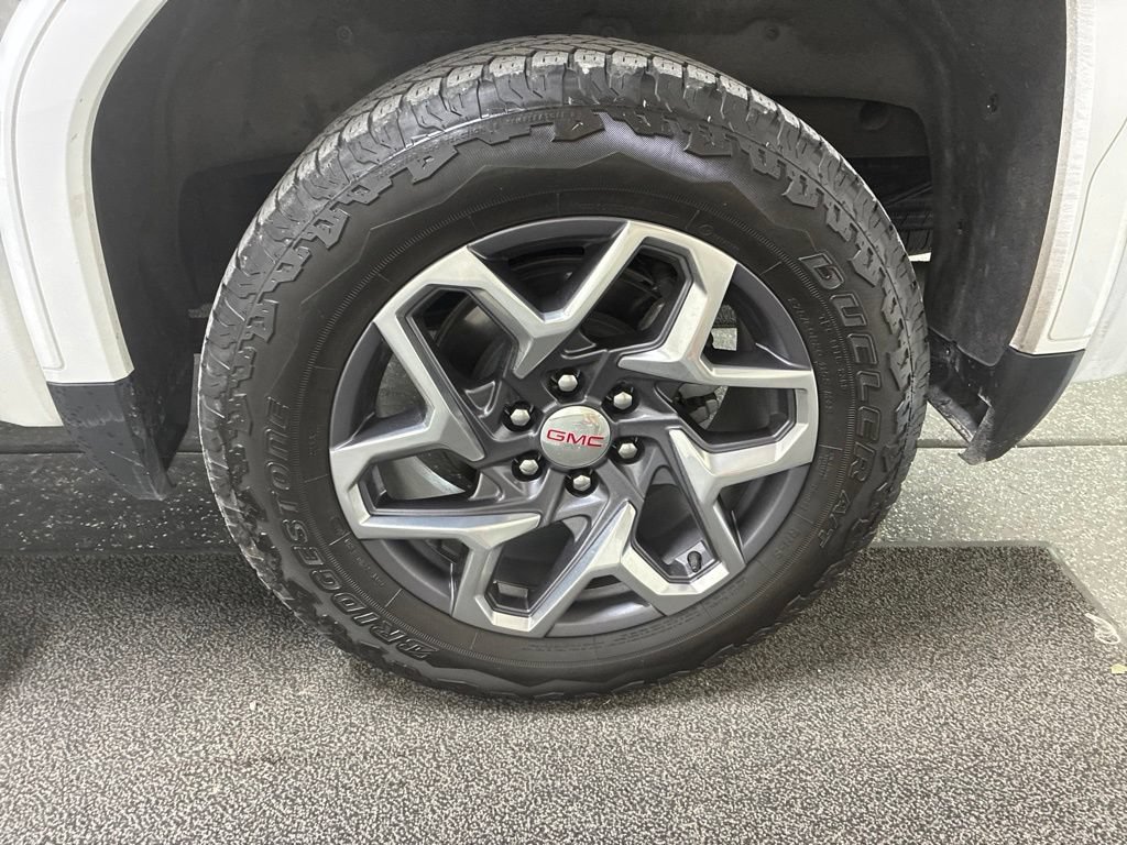 Used 2025 GMC Sierra 1500 SLT AWD/4WD image 9