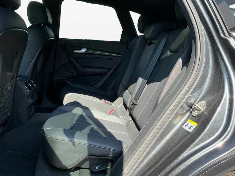 Used 2018 Audi SQ5 Prestige AWD/4WD image 16