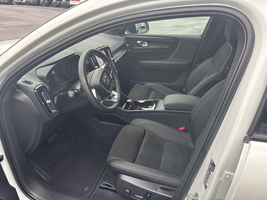 Used 2023 Volvo C40 P8 Recharge Plus w/ Climate Package AWD/4WD image 8