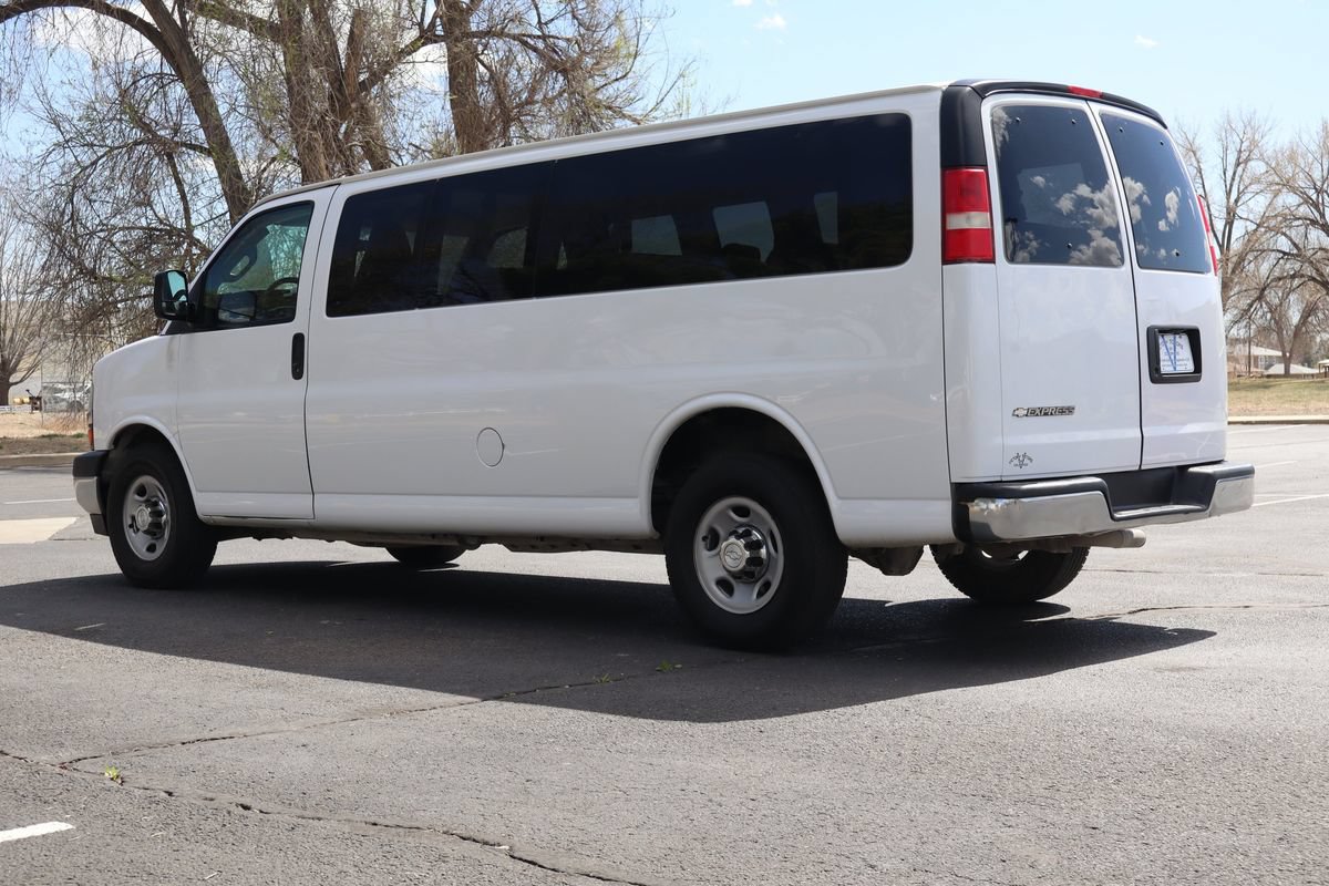 Used 2017 Chevrolet Express 3500 LT w/ LT Preferred Equipment Group RWD image 7