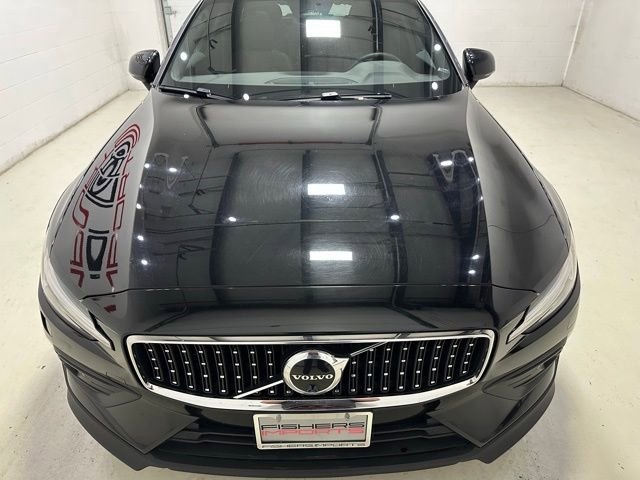 Used 2023 Volvo V60 B5 Cross Country Plus image 4