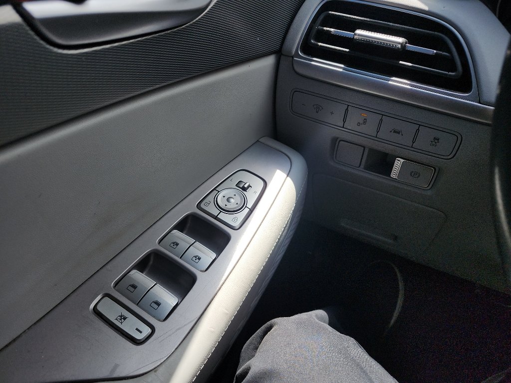 Used 2022 Hyundai Palisade SE AWD/4WD image 18