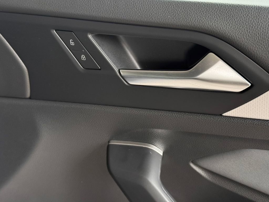 New 2026 Volkswagen Jetta SE FWD image 29