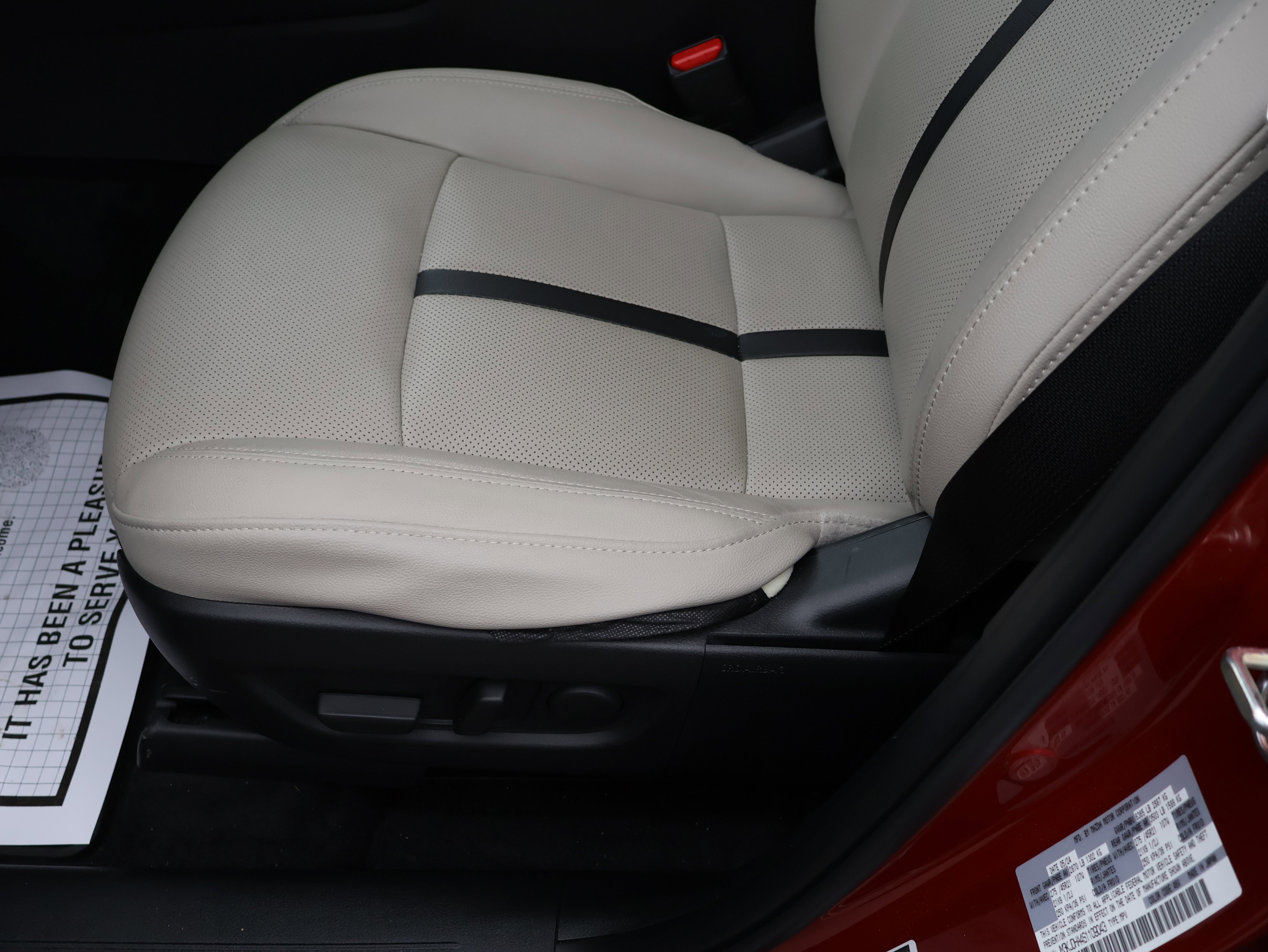 Used 2025 MAZDA CX-70 Plug-In Hybrid w/ Premium Pkg image 40