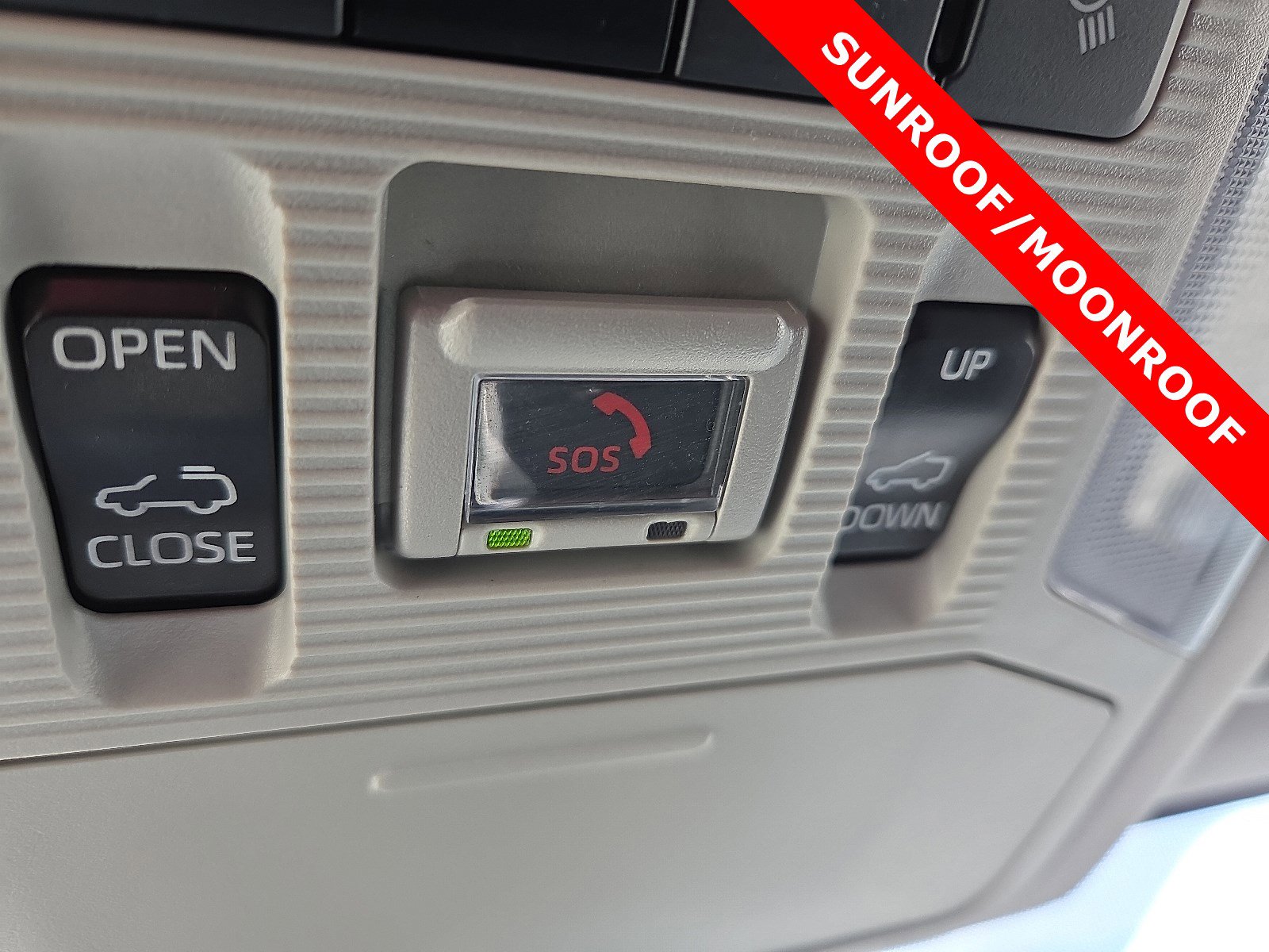 Used 2024 Toyota RAV4 XLE image 22