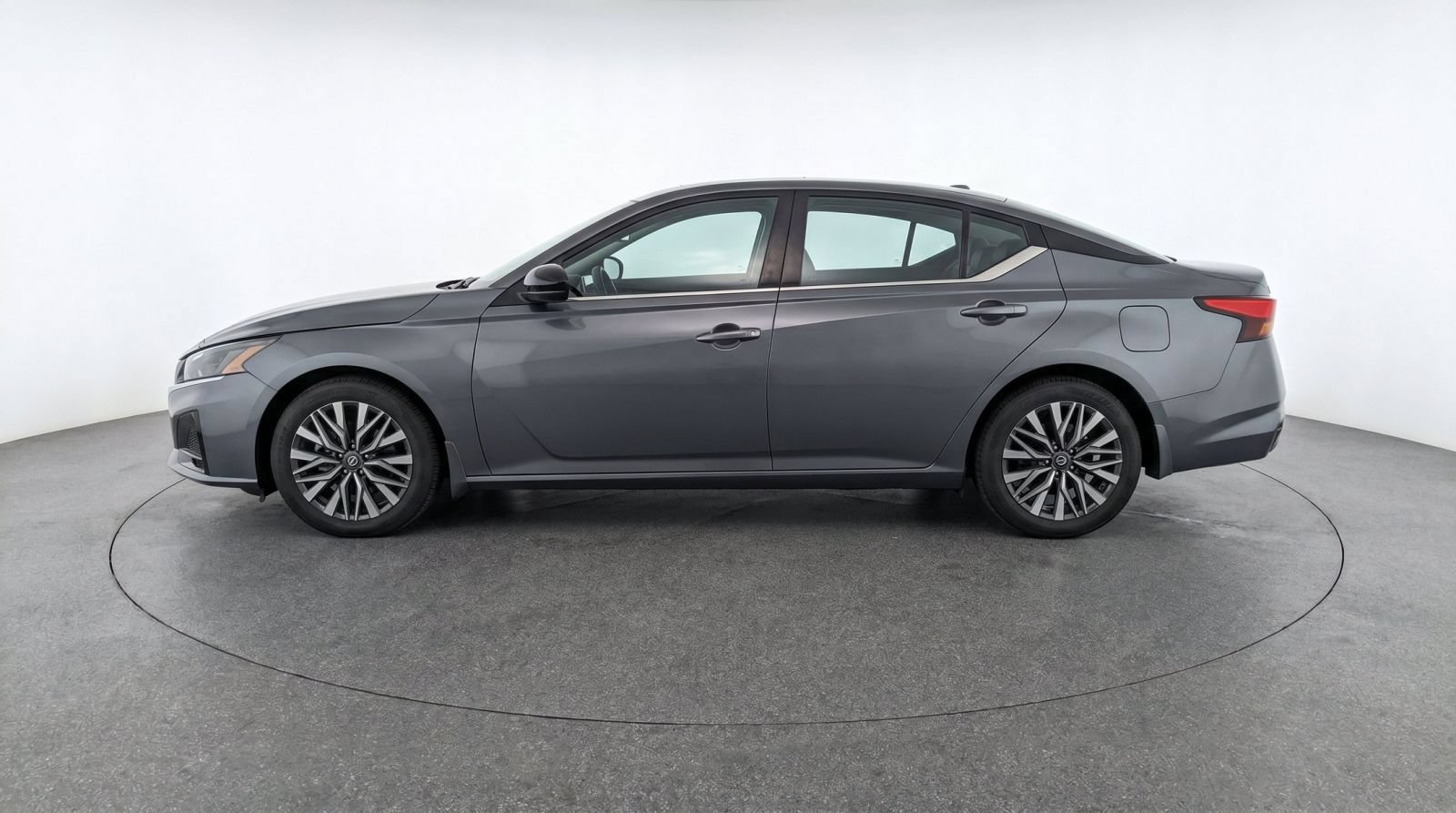 Used 2026 Nissan Altima 2.5 SV FWD image 4