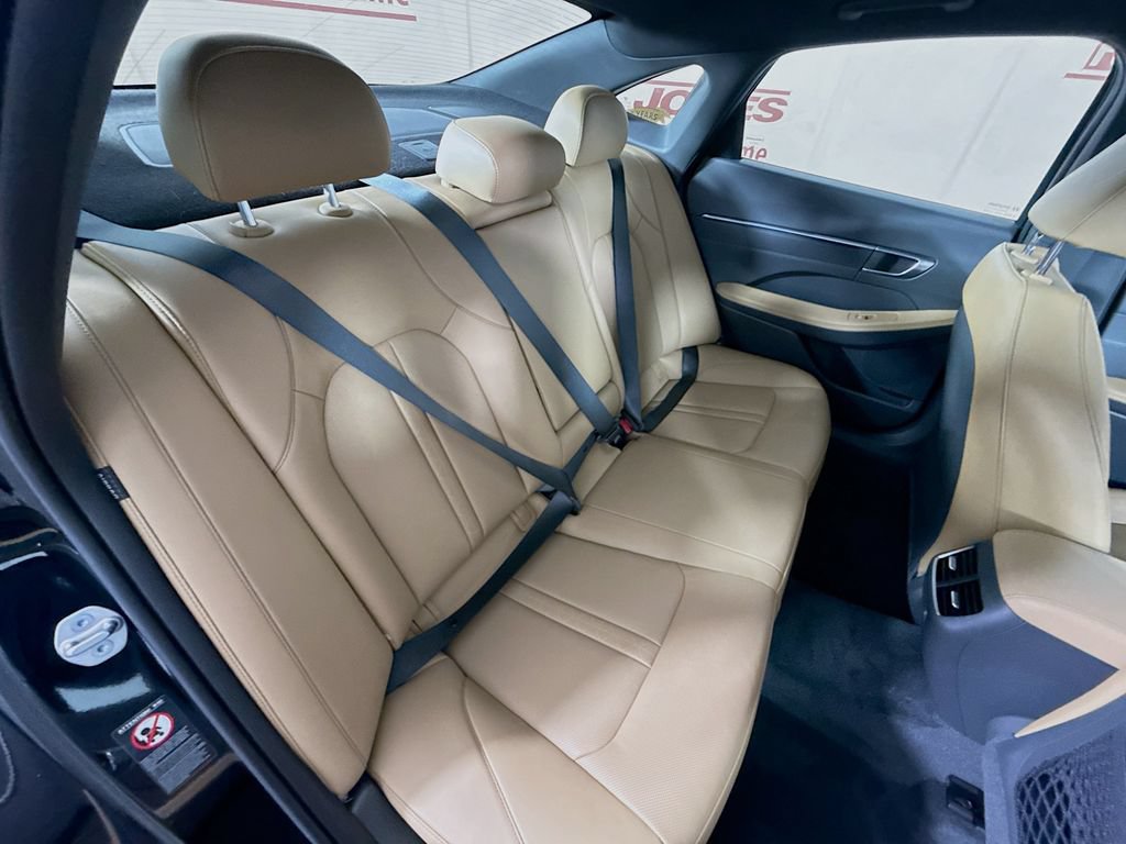 Certified 2023 Hyundai Sonata Limited FWD image 32