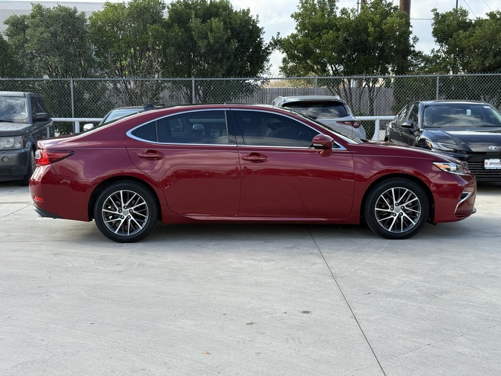 Used 2017 Lexus ES 350 image 3