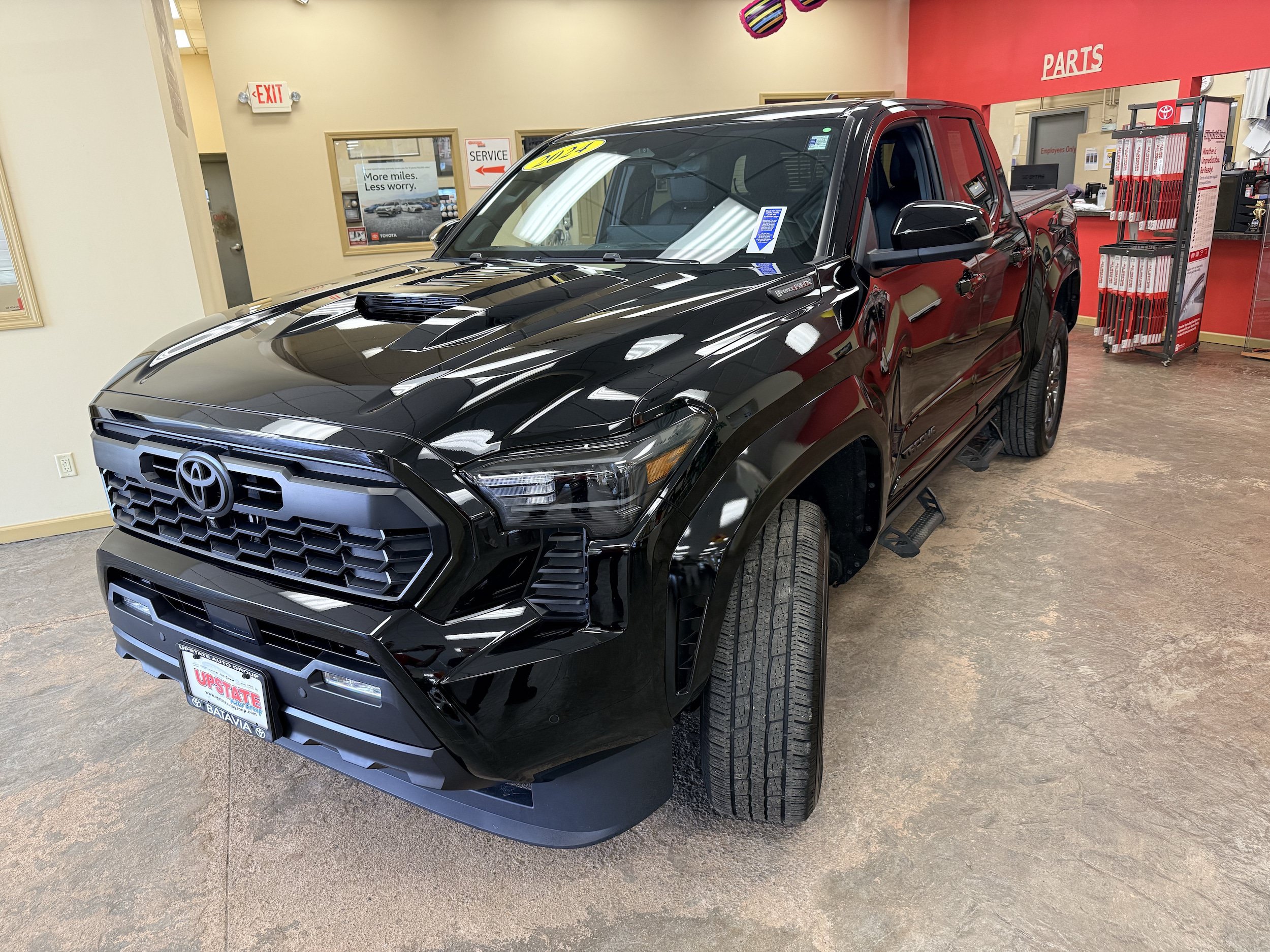 Used 2024 Toyota Tacoma TRD Sport w/ TRD Sport Premium Package AWD/4WD image 7