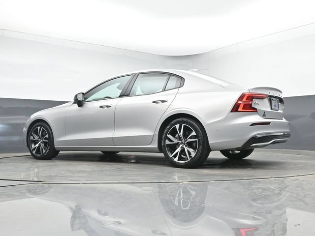 Used 2025 Volvo S60 B5 Plus AWD/4WD image 49