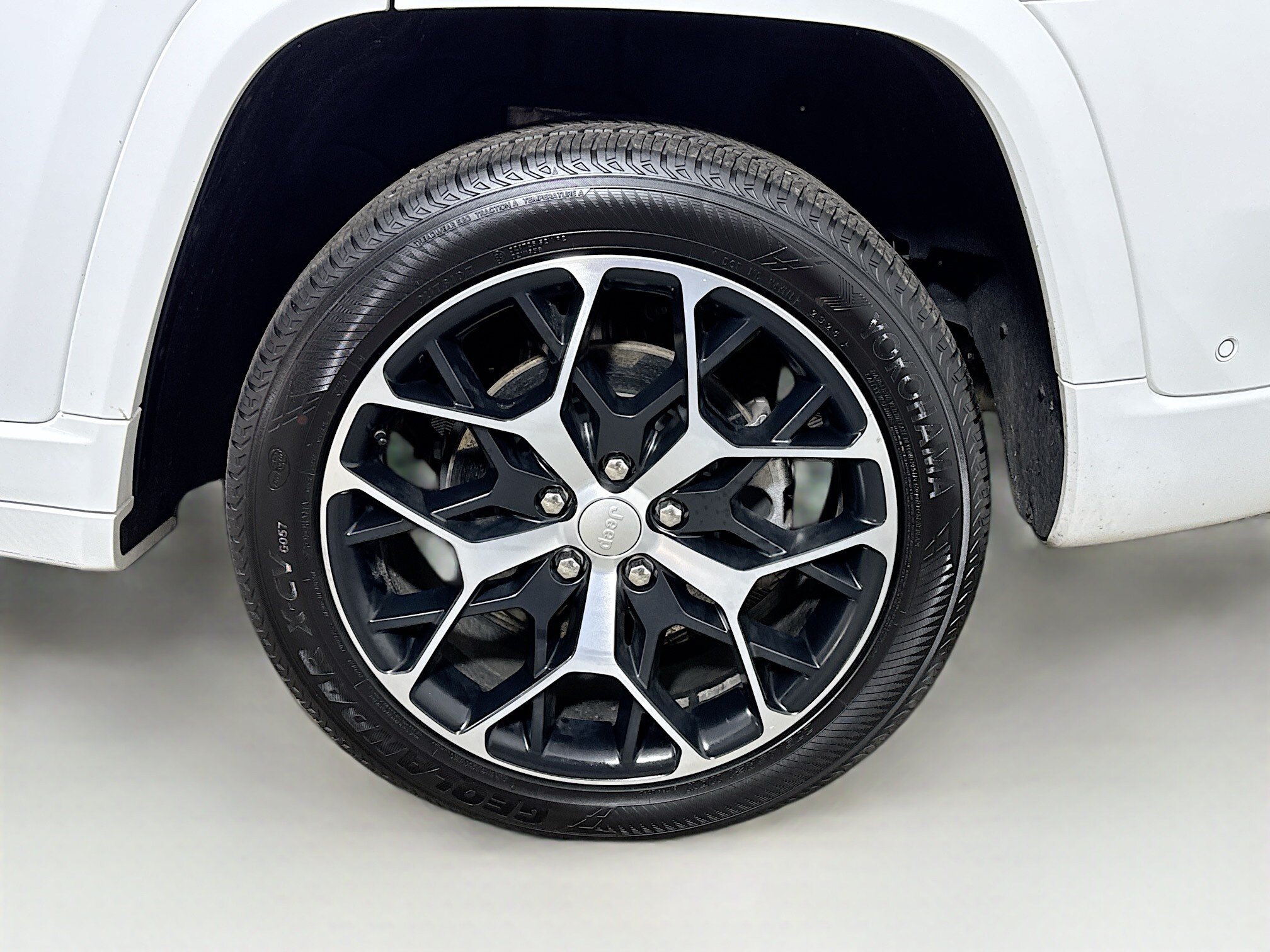 Used 2023 Jeep Grand Cherokee Summit AWD/4WD image 31