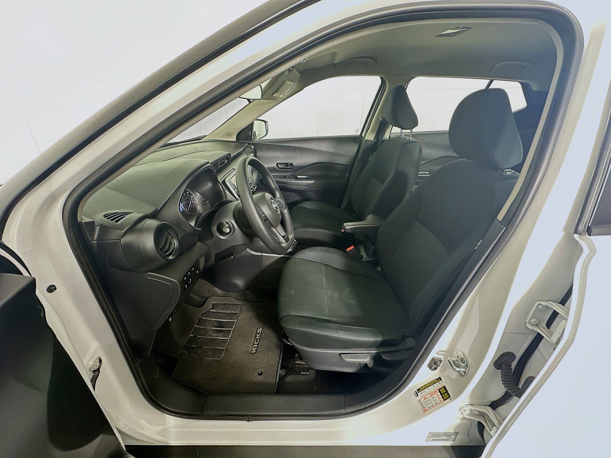 Used 2024 Nissan Kicks S image 13