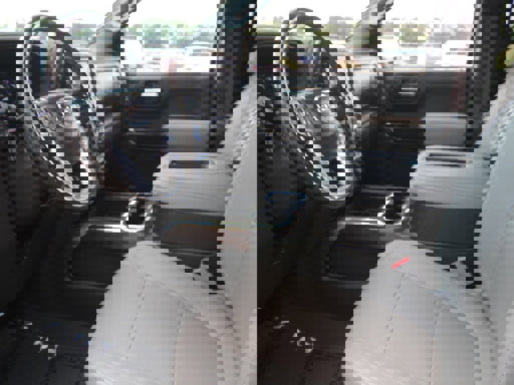 Used 2022 GMC Sierra 1500 SLT image 12