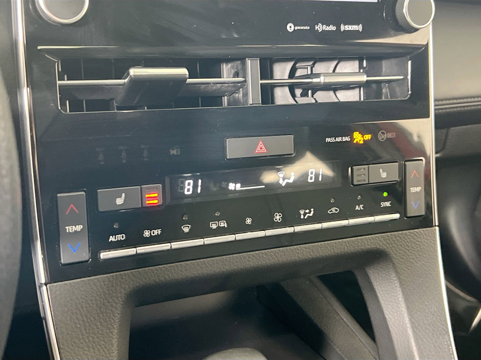 Used 2021 Toyota Avalon XLE image 15