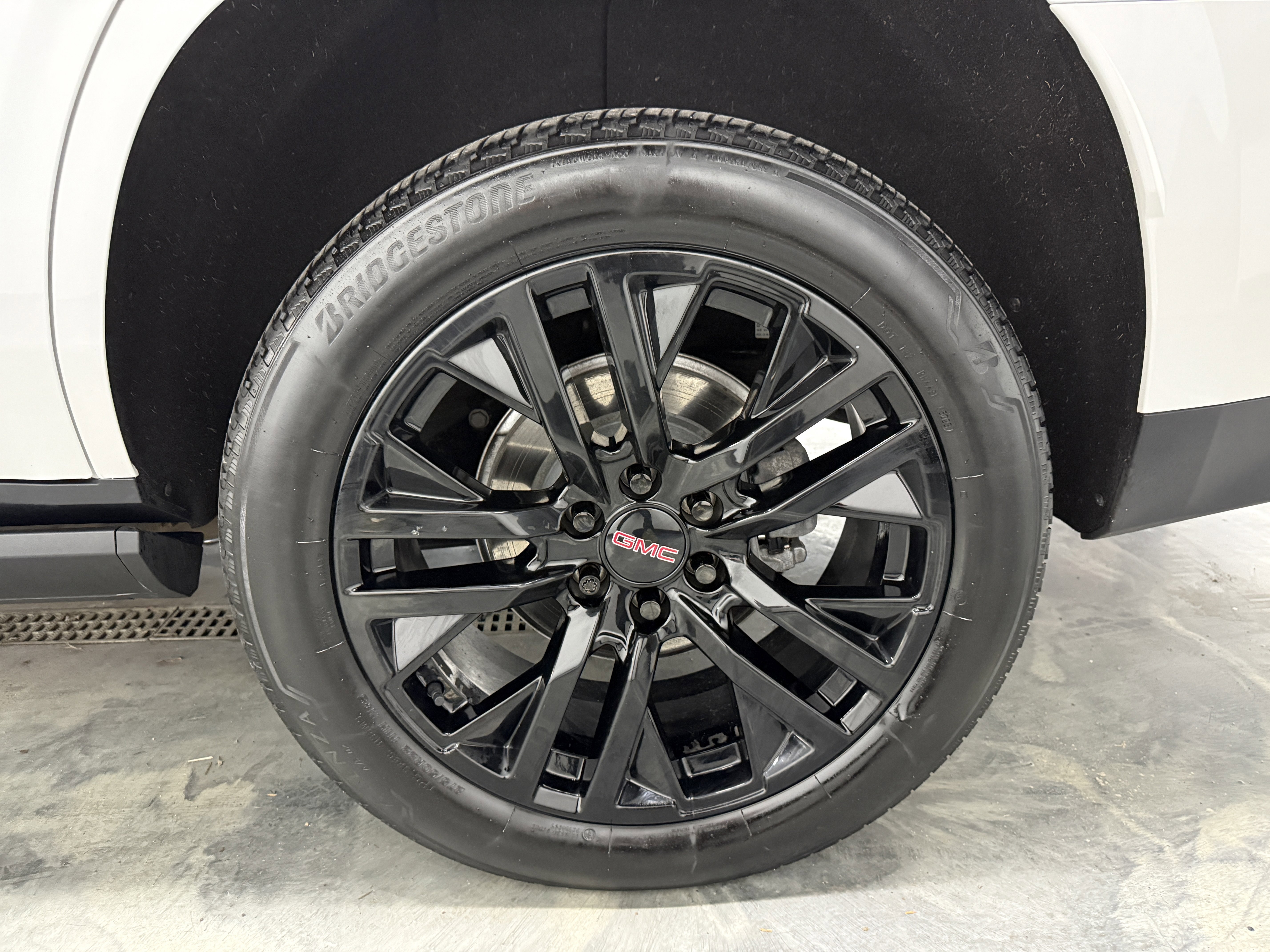 Used 2024 GMC Yukon Denali image 35