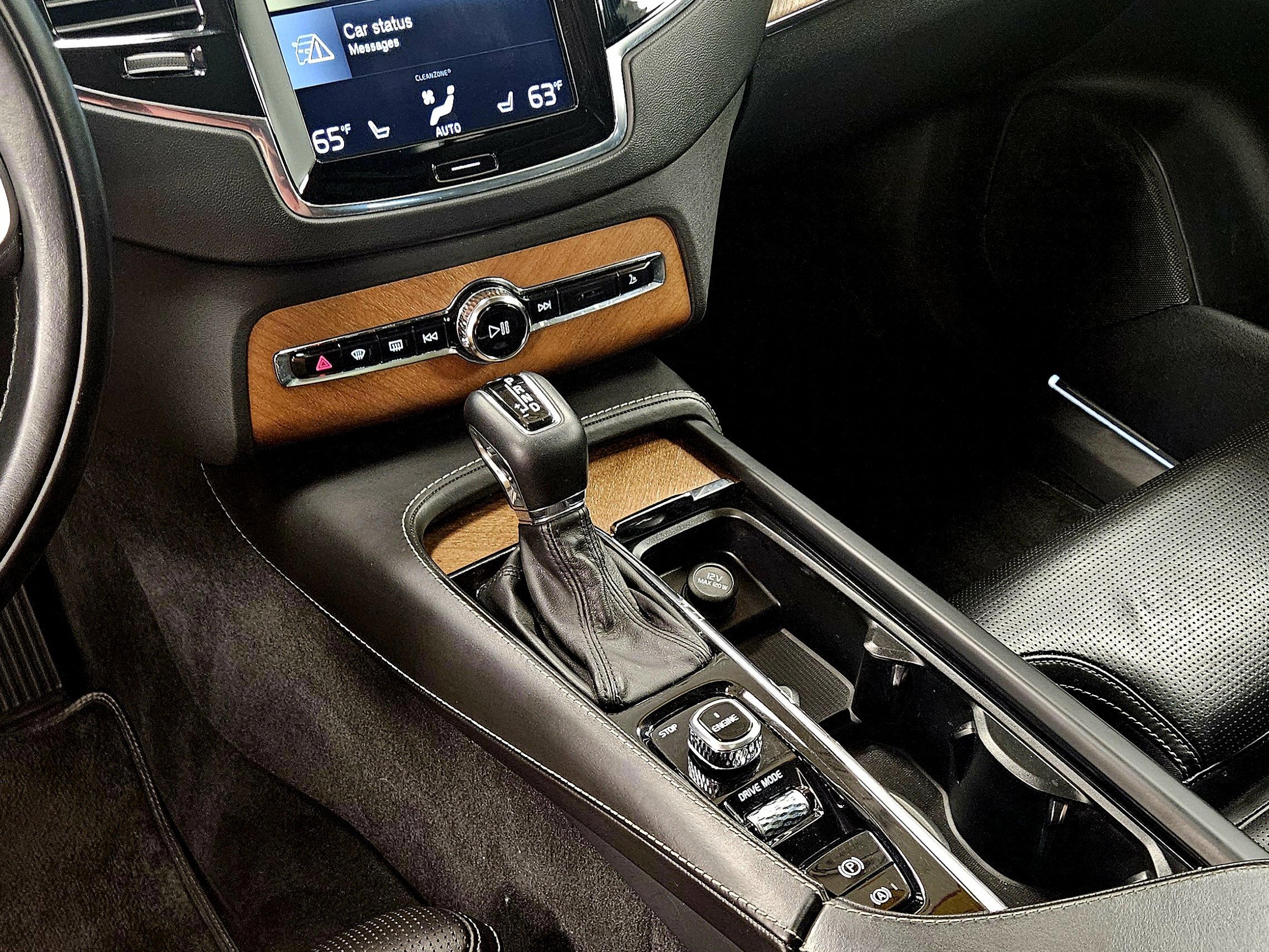 Used 2017 Volvo XC90 T6 Inscription w/ Vision Package image 36