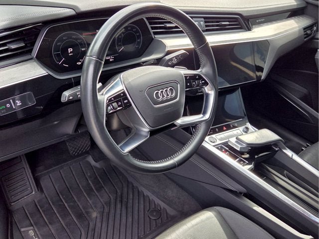Used 2021 Audi e-tron Premium Plus w/ Premium Plus Package AWD/4WD image 11