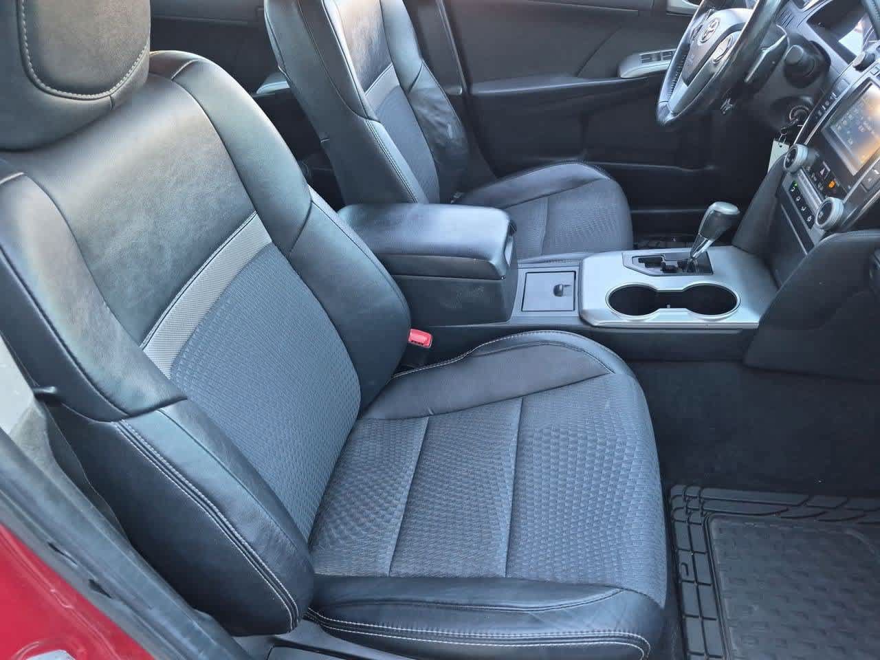 Used 2013 Toyota Camry SE FWD image 21