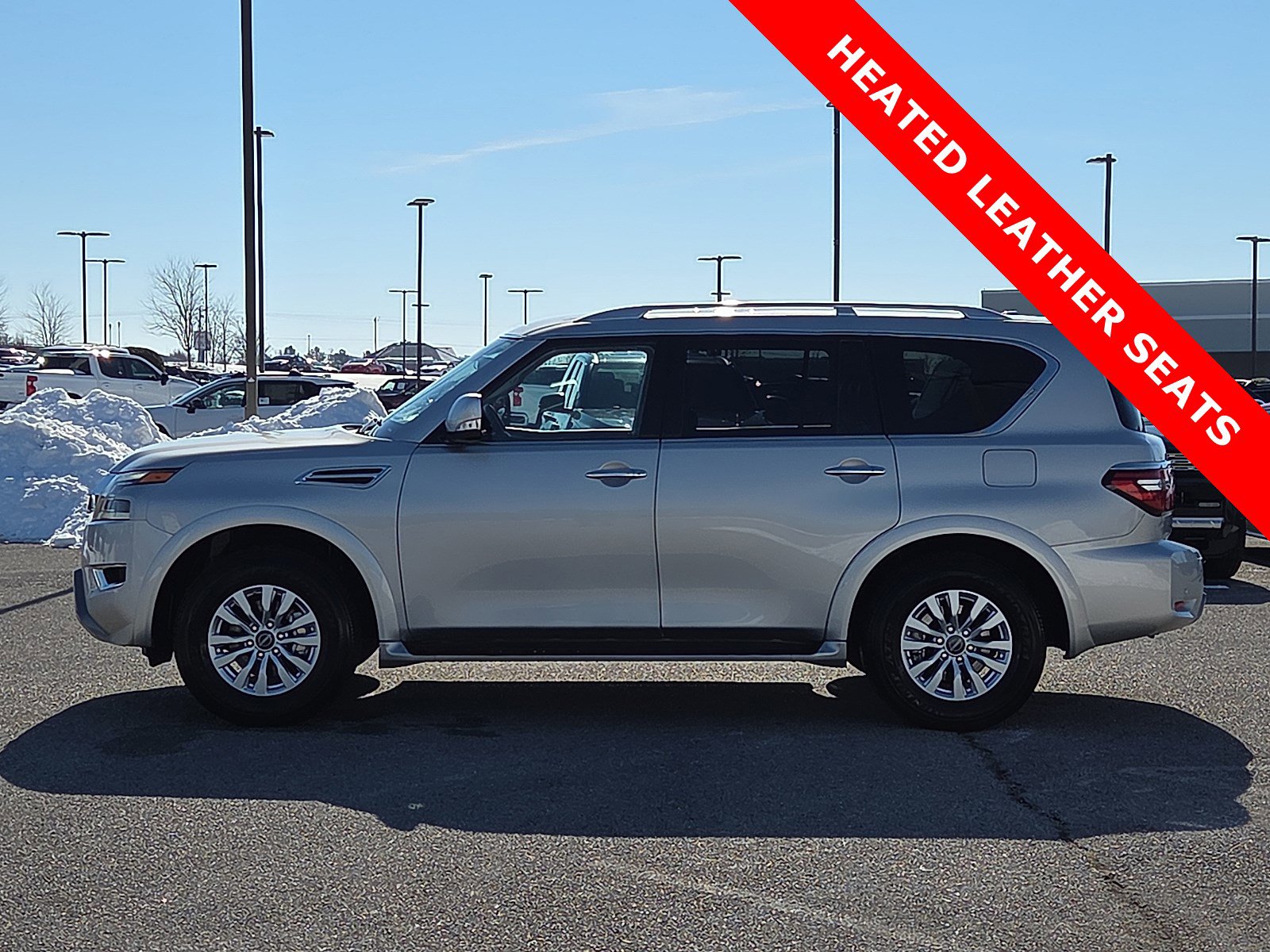 Used 2024 Nissan Armada SV image 3